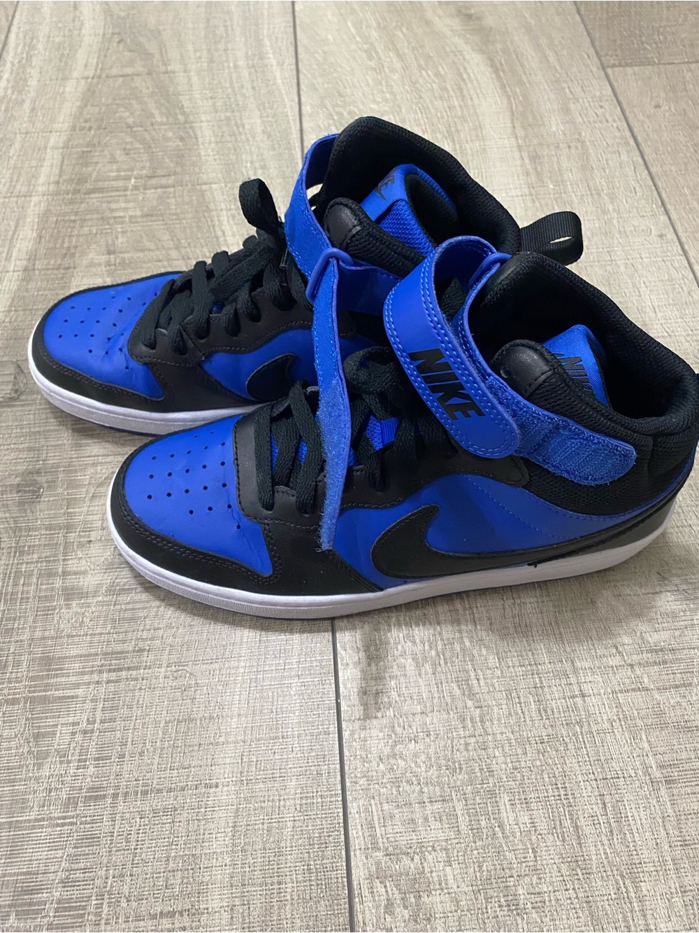 Nike Kids Mid-Top Sneakers in Royal Blue and Black